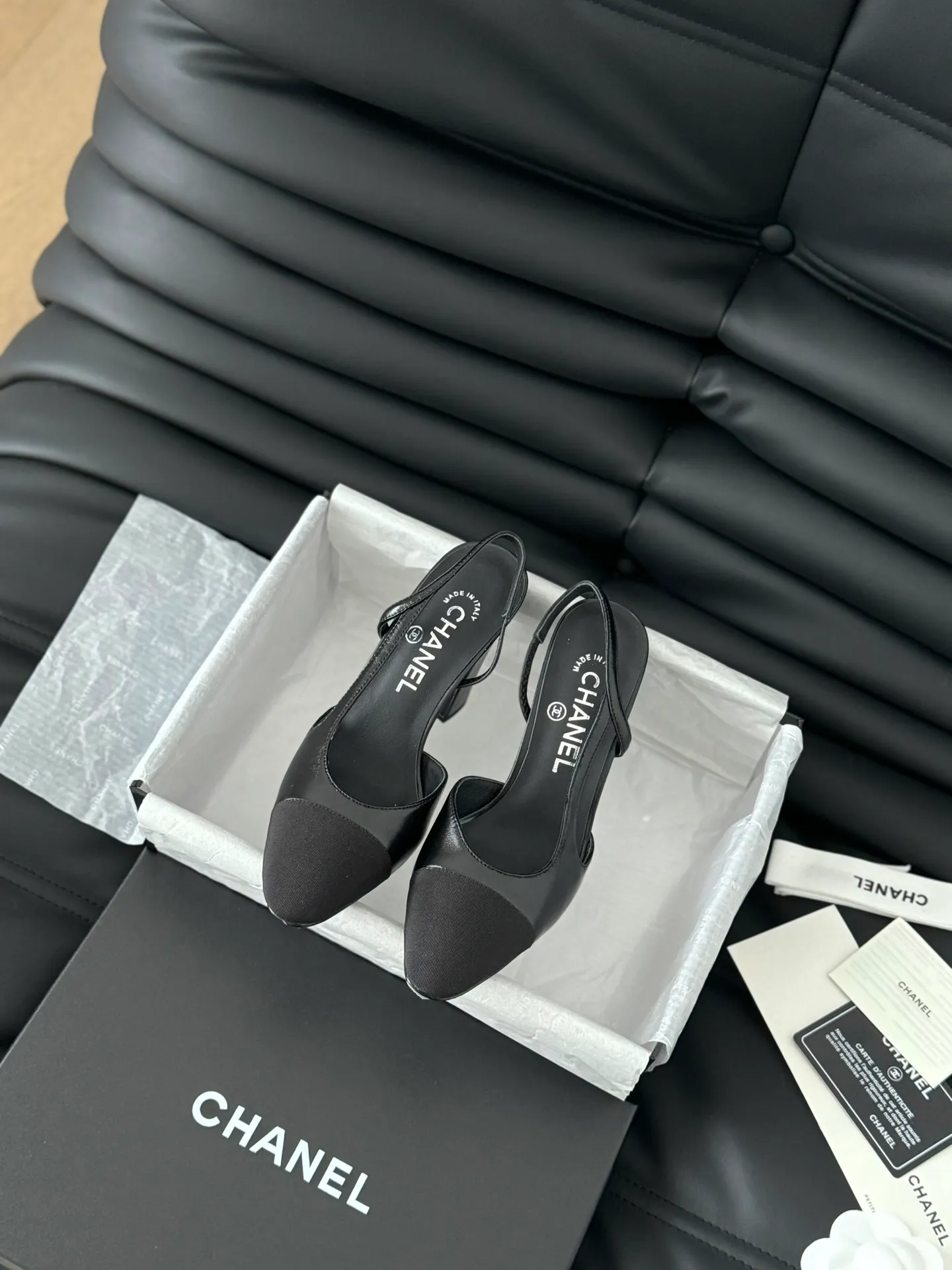 Factory direct sales p500🐘🐘Women's shoes, women's clothing, Chanel classic slingback sandals, I have been making this model for the past few years. This year, we will re-purchase the version and make a detailed copy again. I found that the upper lines and body comfort of the new version have been slightly adjusted! The brand won't say anything because the overall appearance difference is not big and it doesn't affect wearing. All colors now produced are produced according to the latest styles! What you buy is the latest classic model from the counter, made of imported mixed sheepskin surface material, imported mixed sheepskin, and Italian imported cowhide leather soles! High heels 6.5cm Size:35-39 Other sizes can be customized